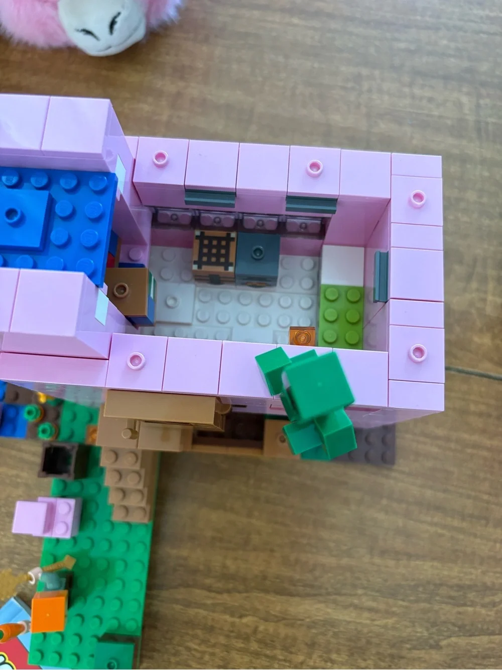 Lego Minecraft Retired 21170 The Pig House
